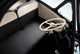 Heinkel Kabine 153 (1956) - angeboten an der Versteigerung des Bruce Weiner Microcar Museums durch RM Auction am 15. und 16. Februar 2013