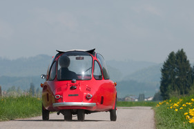 Heinkel-Kabine Typ 154 (1957) - das zusätzliche Rad war vor allem aus marketingtechnischen Überlegungen nötig Heinkel-Kabine Typ 154 (1957) - das zusätzliche Rad war vor allem aus marketingtechnischen Überlegungen nötig
