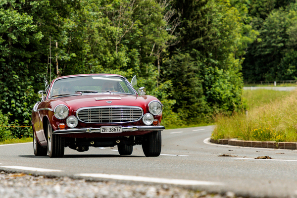 Bild: Heinrich Willi und Regula Willi im Volvo P1800 (1967)