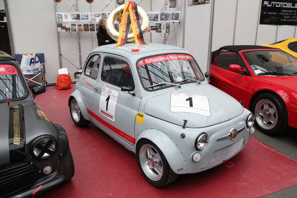 Heisse Rennsemmeln wie dieser Abarth sind das Salz in der Suppe beim Kampf der Zwerge - Techno Classica Essen 2018