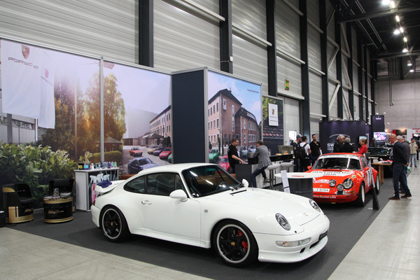 Heisser Porsche 993 beim Porsche-Zentrum Zug - Swiss Classic World Luzern 2019