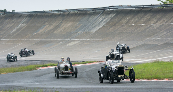 Helme waren Pflicht, Beifahrer erlaubt - 4. Montlhéry Vintage Revival 2017