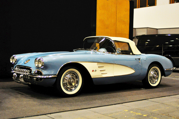 Herrliche Chevrolet Corvette C1 mit V8 - Motorworld Classics Berlin 2015