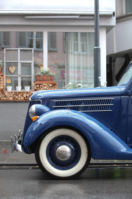 Herrliche Formen und Farbenspiele wie an diesem Ford - Oldtimer in Obwalden O-iO 2016