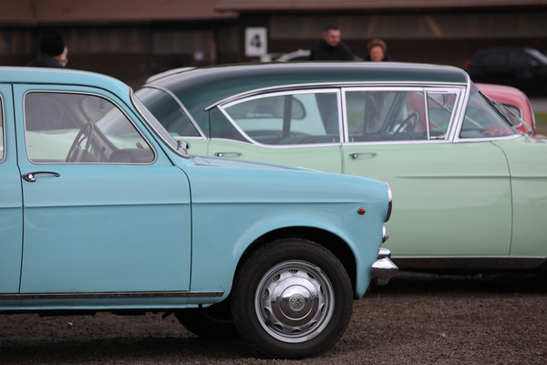 Herrliche Pastelltöne - Alfa Romeo und Cadillac - Oldtimer Sunday Morning Zug Treffen am 5. Mai 2019