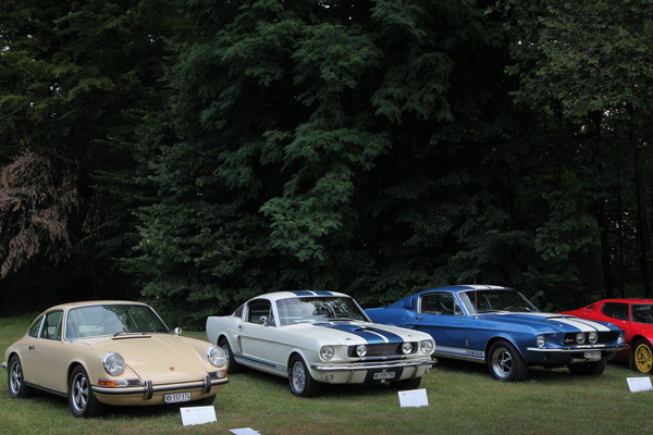 Herrliche Sportwagen der Sechzigerjahre - Porsche 911 und Shelby Mustang - Concours d'Elégance Suisse Coppet 2017