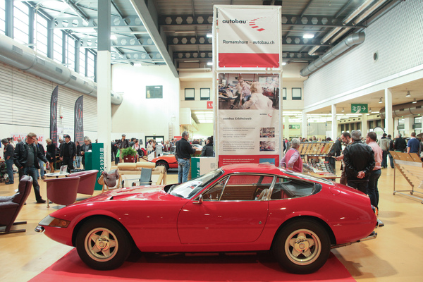 Herrlicher Ferrari 365 GTB/4 Daytona auf dem Stand des Autobaus - Oldtimermesse St. Gallen 2015