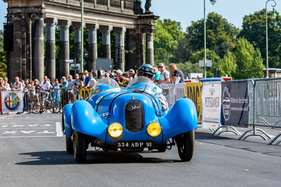 Magnificent sports car in blue - Deho - 24 Tours du Pont 2016