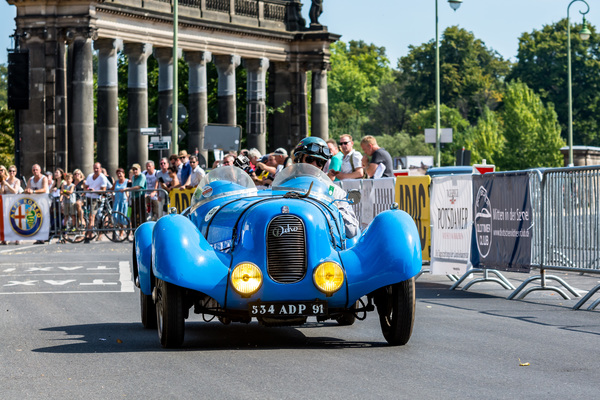 Bild Herrlicher Sportwagen in Blau - Deho - 24 Tours du Pont 2016