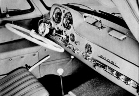 Herunterklappbares Lenkrad am Mercedes 300 SL (1956) Herunterklappbares Lenkrad am Mercedes 300 SL (1956)
