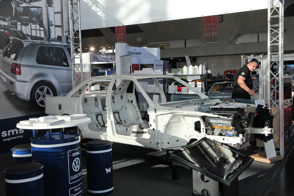 Hier entsteht ein weiterer Audi Quattro V8 Rennwagen - Retro Classics Bavaria 2019