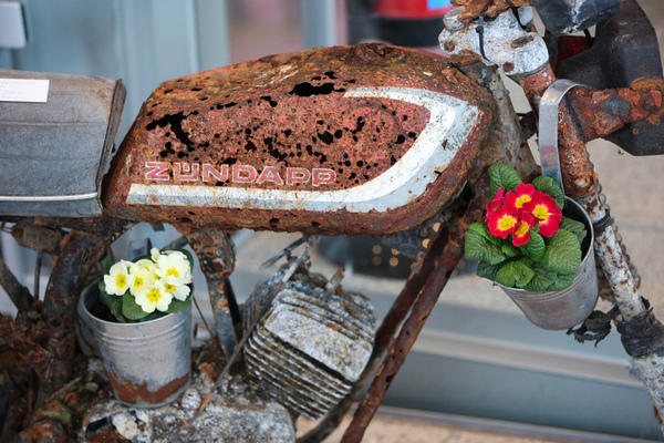 Hier hält nur noch der Rost das Motorrad zusammen ... - Bremen Classic Motorshow 2020