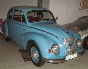 Here, the DKW had a roller blind behind the radiator grille right from the start