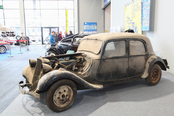 Hier ist noch etwas Arbeit nötig - Citroën Légère alias Traction Avant - Motorworld Classics Bodensee 2022