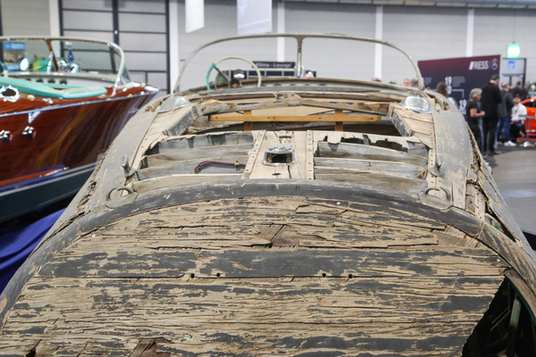 Hier steht vor der nächsten Wasserung noch viel Arbeit an - Motorworld Classics Bodensee 2022