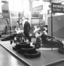 Hier wird die Lust und Freude am Go-Kart vermittelt - Genfer Automobilsalon 1964