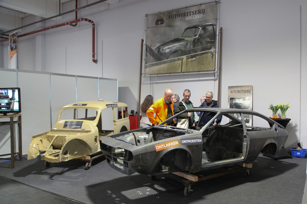 Hier wird entlackt ... - Bremen Classic Motorshow 2020