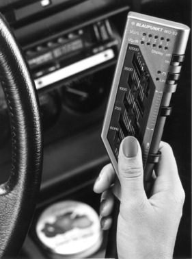 Hifi am Genfer Autosalon 1985 - Blaupunkt Equalizer BEQ-S2 am Schwanenhals