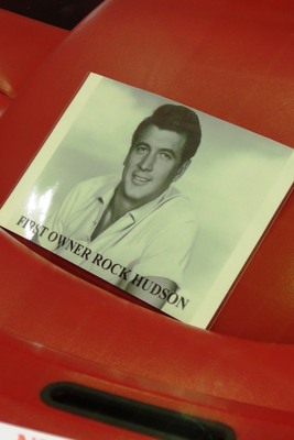 Hinweis auf den Erstbesitzer eines Ferrari 400i – Classic Car Show Brussels 2022