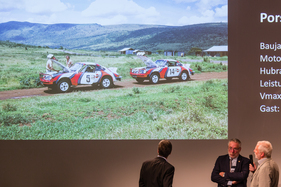 Historische Bilder werden gezeigt vom Porsche 911 SC Safari (1978) - an der Porsche Sound Nacht 2014