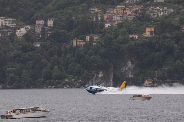 Historisches Wasserflugzeug beim Start - Concorso d'Eleganza Villa d'Este 2023
