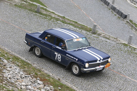 Holden EH (1963) - an der Rallye Peking-Paris 2013 - Sonderprüfung Tremola Tag 31