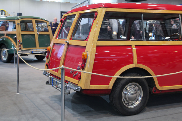 Holz trifft auf Holz - Mini Woody und Minor Woody in Rot und Grün - Kombi-Sonderschau - Bremen Classic Motorshow 2019