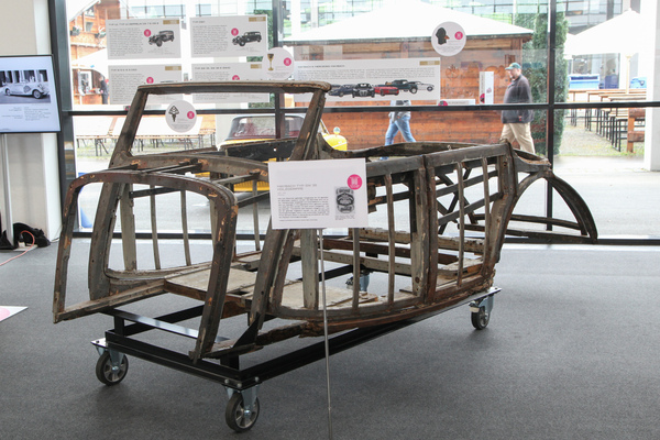 Holzgerippe eines Maybach SW 38 aus Eibenholz - dieses wurde dann mit Blechteilen beplankt - Motorworld Classics Bodensee 2022