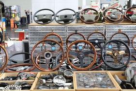 Holzlenkräder von Nardi und für verschiedene Automobile - Klassikwelt Bodensee 2023 Holzlenkräder von Nardi und für verschiedene Automobile - Klassikwelt Bodensee 2023