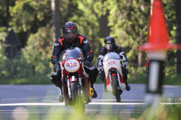 Bild: Honda CB (1971) - Motorradfeld 4 - Lenzerheide Motor Classics 2018