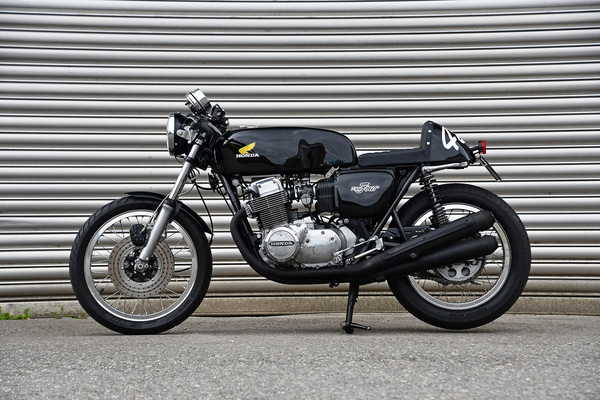 Honda CB 750 Four Café Racer (1976) - Lot 31 an der Oktober-Versteigerung der Oldtimer Galerie am 12. Oktober 2024
