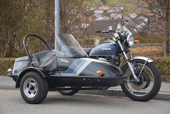 Honda CB 750 Four K1 Gespann (1971) - als Lot 27 an der Versteigerung der Oldtimer Galerie Toffen am 21. April 2018