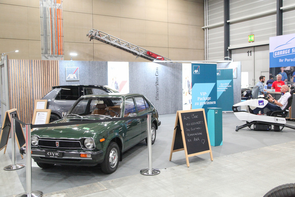 Honda Civic der ersten Generation (und Honda E) auf dem Stand von AXA - Swiss Classic World Luzern 2021