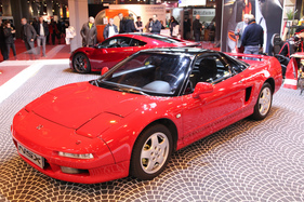 Honda NSX (1991) - vor seinem modernen Hybrid-Nachfahren - Rétromobile Paris 2017