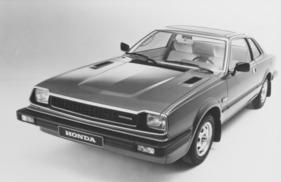 Honda Prelude (1979) – Coupé auf Basis des Accord, im Prospekt interessanterweise nicht "der" Prelude, sondern "das" Prelude genannt Honda Prelude (1979) – Coupé auf Basis des Accord, im Prospekt interessanterweise nicht "der" Prelude, sondern "das" Prelude genannt