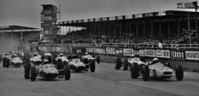 Honda RA 272 (1965) - Richie Ginther beim Grand Prix von Silversteone 1965 in der ersten Reihe mit Jim Clark auf Lotus 33