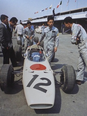 Honda RA 272 (1965) - Teamarbeit in weisser Weste - eine frische Note im Grand Prix-Feld