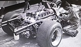 Honda RA 302 (1968) - Der aufgesetzte Ölkühler wirkt etwas provisorisch. Man wollte die Front kühlerfrei bekommen