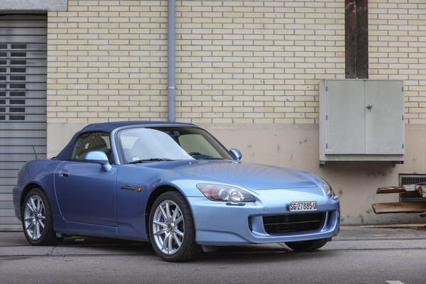 Honda S2000 (2002) - kompaktes Cabriolet mit heissem Motor - Japanese Car Meeting Kemptthal 2025