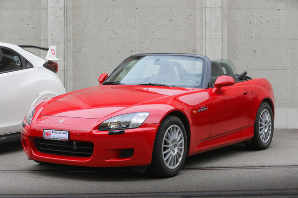 Honda S2000 (2004) - mit hochdrehendem Vierzylindermotor - Japanese Car Meeting Kemptthal 2025