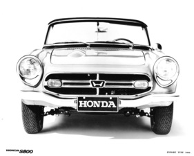 Honda S800 (1966) - Coupé und Cabriolet waren rund 1,2 Meter hoch