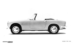 Honda S800 (1966) - das Cabrioletverdeck wr voll versenkbar