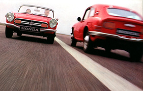 Honda S800 (1969) - als Coupé und Cabriolet auf einem Verkaufsprospekt