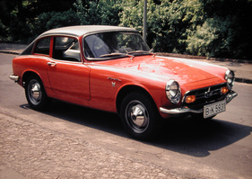 Honda S800 (1969) - das wohl einzige Coupé mit aufgespritztem Kunststoffdach