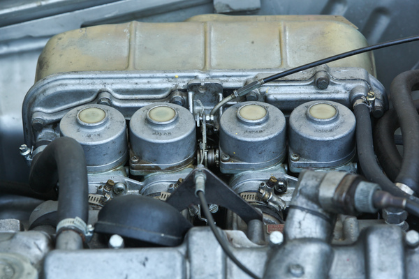 Honda S800 Coupé (1969) - diese vier Vergaser sorgen für die Gemischaufbereitung