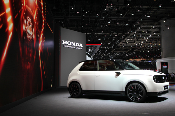 Honda e Prototype (2019) - seriennahe Version des elektrischen Kleinwagens - Genfer Automobilsalon 2019