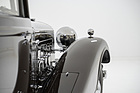 Image: Horch 670 V (1931) - In the event of a breakdown, the vehicle weighing almost 2.5 tons could be lifted using a hydraulic, permanently installed jack and the wheels changed