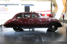 Horch 930 S (1939) - Stromlinien-Limousine mit Achtzylinder auf dem Audi-Stand (Techno Classica 2013)