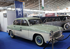 Horch P240 Sachsenring (1957) - mit 80 PS starkem Reihensechszylinder, 1382 Stück gebaut - an der Retro Classics Stuttgart 2013