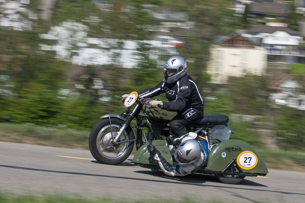 Horizontaler Einsatz der Seitenwagen Co-Pilotin von Walter Blaser auf Volex BSA WM20 (1952) - Motorräder und Gespanne am GP Mutschellen 2018